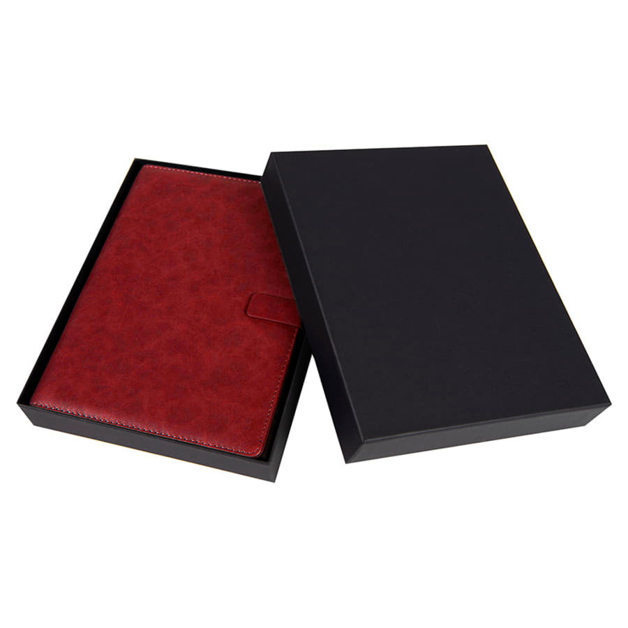 Ежедневник недатированный Coach, формат B5 в подарочной коробке