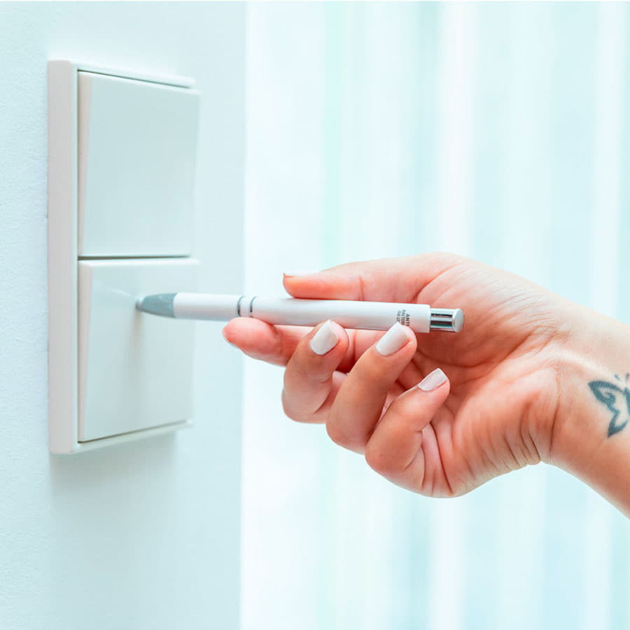 Шариковая ручка со стилусом TOPEN, белый, антибактериальный пластик