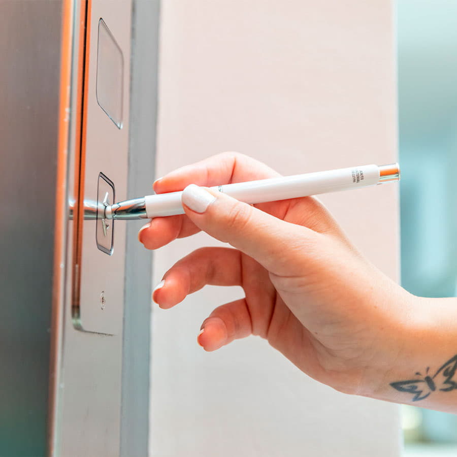 Шариковая ручка со стилусом TOPEN, белый, антибактериальный пластик