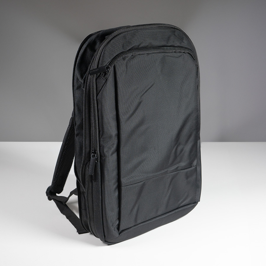 Расширяющийся  водостойкий рюкзак "Slim", чёрный, 45х30х6 см, ткань верха: 100% полиэстер 1680 D