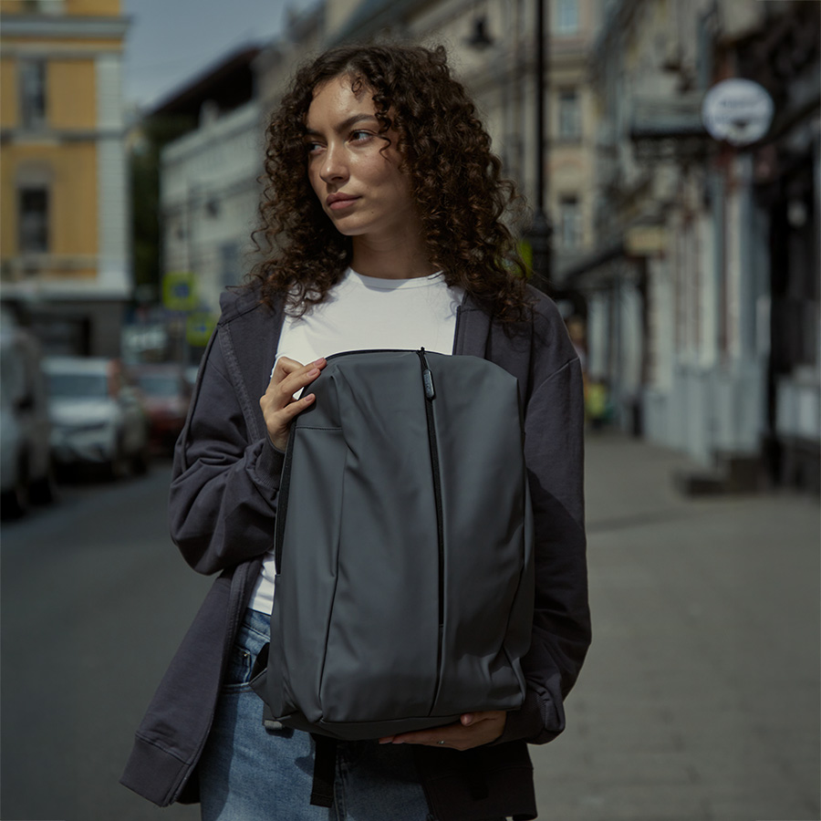 Рюкзак водостойкий "Go", красный, 41 х 29 х15,5 см, 90% полиуретан10% полиэстер