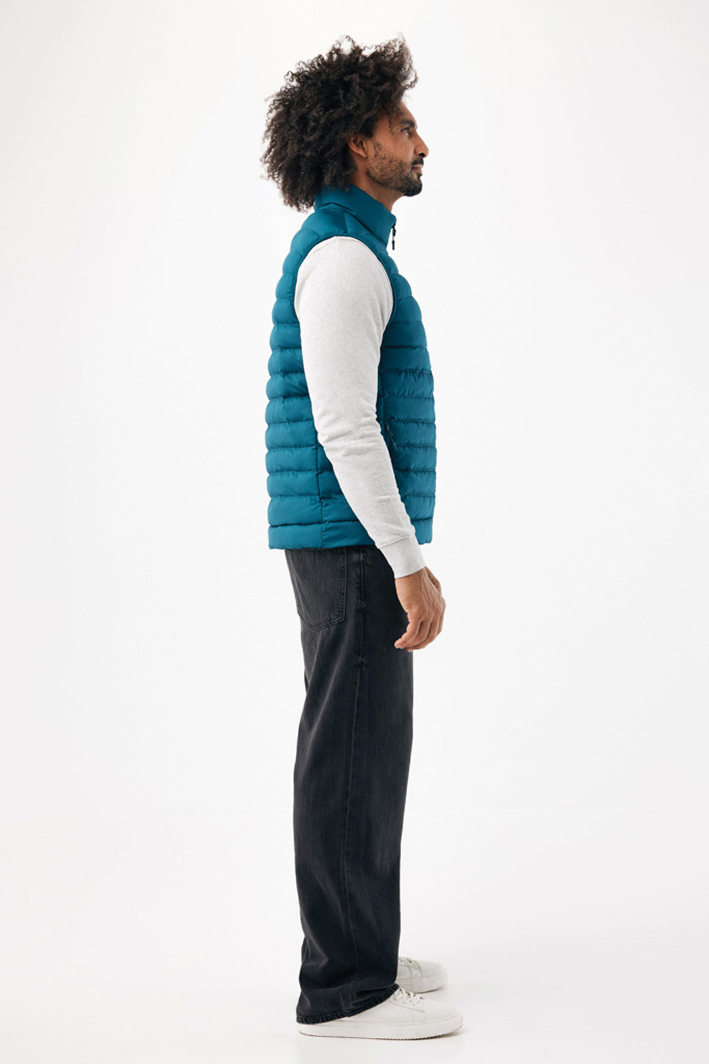 Мужской стеганый жилет Iqoniq Meru из переработанного полиэстера AWARE™, 70 г/м