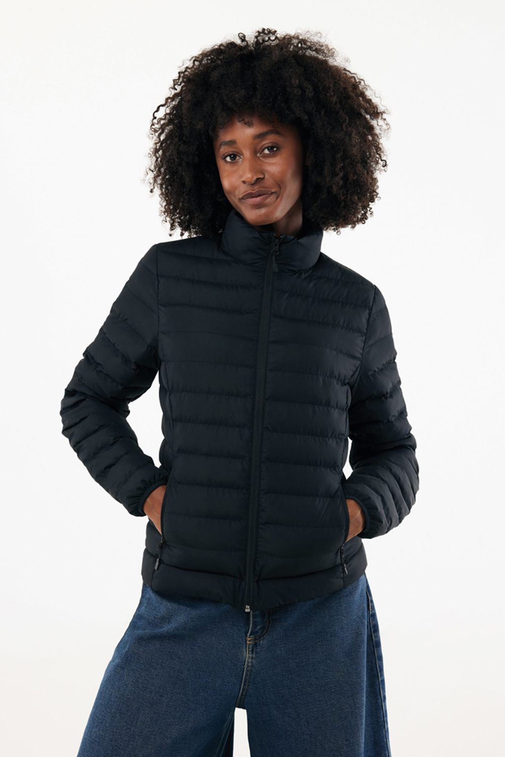 Женская стеганая куртка Iqoniq Maiko из переработанного полиэстера AWARE™