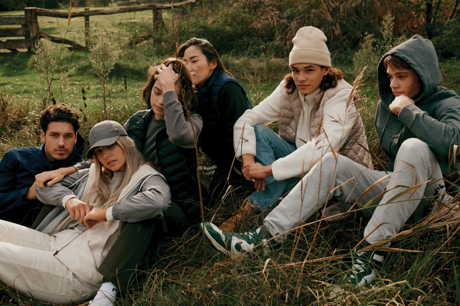 Ветровка Iqoniq Logan из переработанного полиэстера AWARE™, унисекс, 70 г/м²