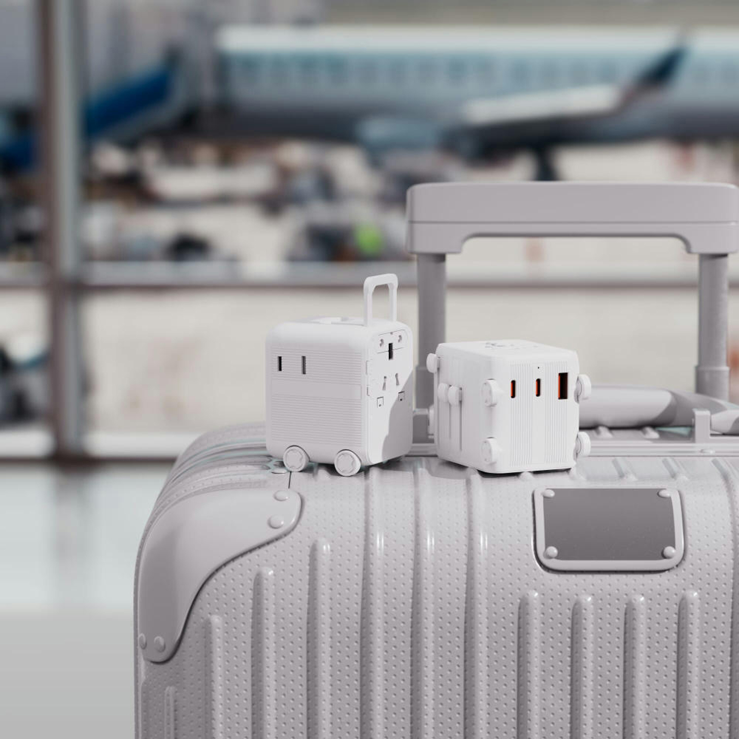 Универсальный адаптер Xoopar Luggie со встроенными вилками типов EU, UK, US и AUS